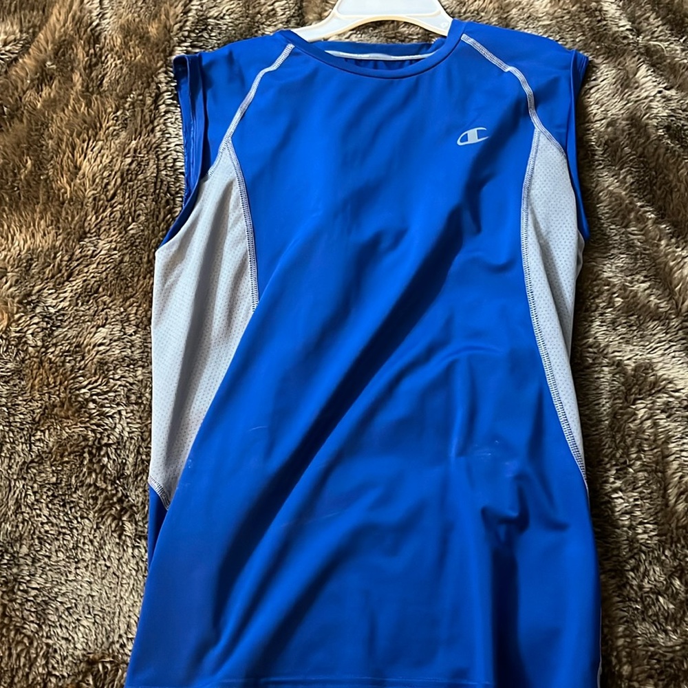 Sleeveless shirt